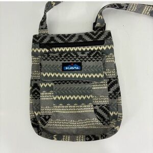 Kavu Grey and Ivory Aztec Print Keeper Crossbody Purse